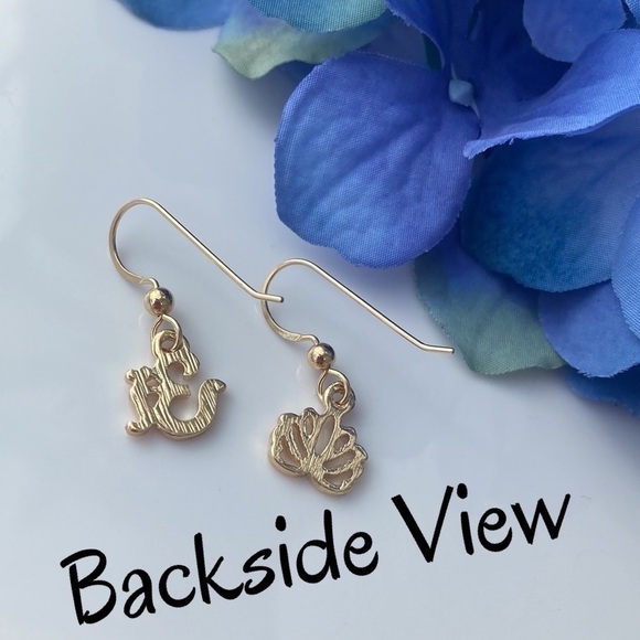 𝅺OM and Lotus Flower Mismatched Gold Earrings - Picture 5 of 11